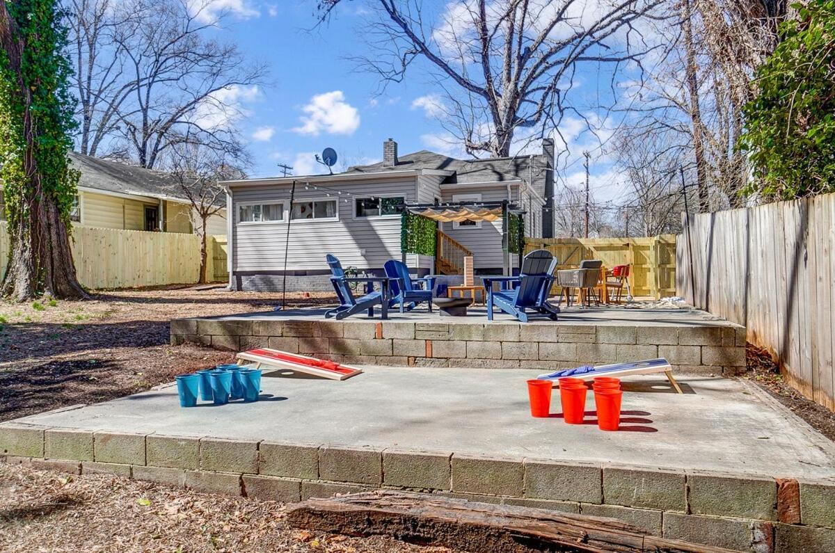 Cozy House W Hot Tub & Big Yard Charlotte Exteriör bild